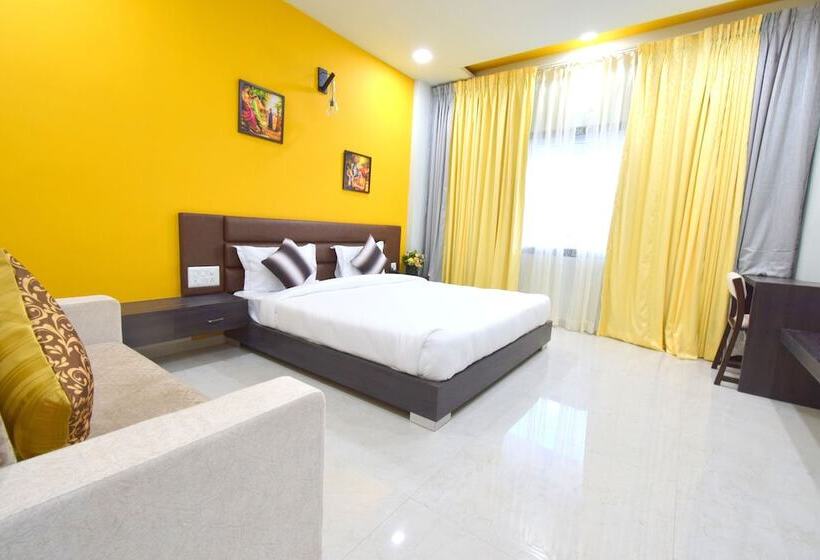 The Sky Imperial Hotel Gopal Darshan