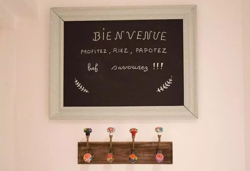 Aamiaismajoitus (B&B) Un Dimanche Chez Julie Chambre Léontine