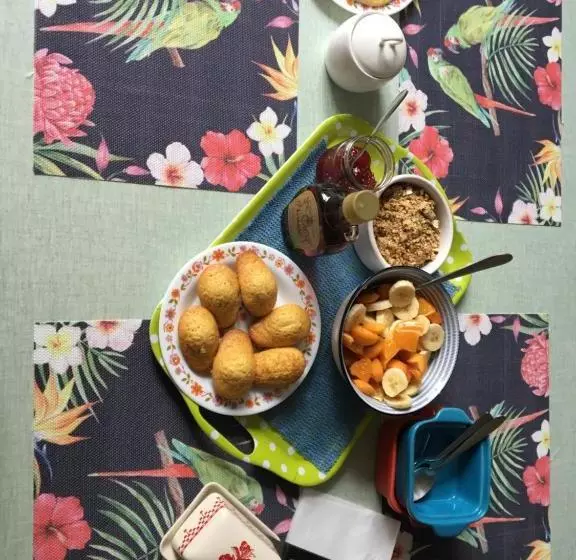 Aamiaismajoitus (B&B) Un Dimanche Chez Julie Chambre Léontine