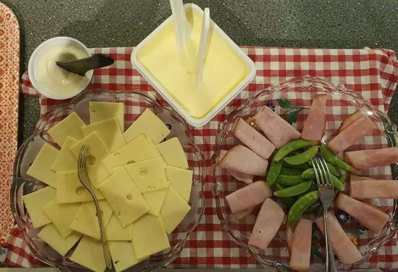 ベッドアンドブレックファースト Klåveröd Logi & Café