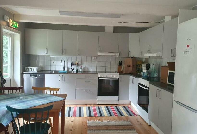 צימר Klåveröd Logi & Café