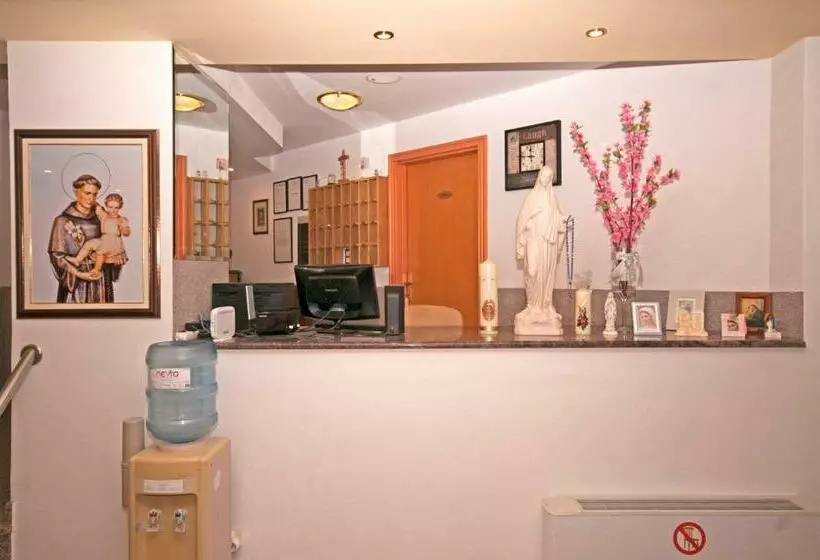 تختخواب و صبحانه Rooms Central