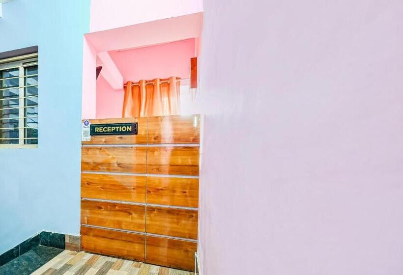 Hotel Flagship 81598 Golden Leaf