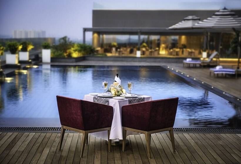 בית מלון כפרי Vivanta Bhubaneswar Dn Square