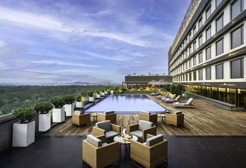 בית מלון כפרי Vivanta Bhubaneswar Dn Square