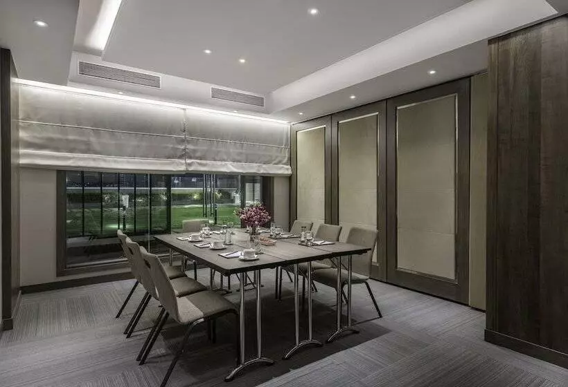 ホテル Vivanta Bhubaneswar Dn Square