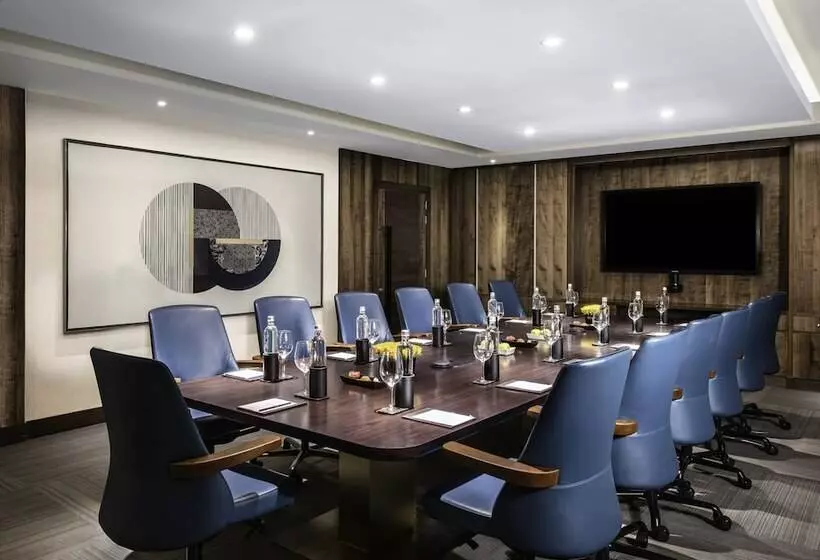 ホテル Vivanta Bhubaneswar Dn Square