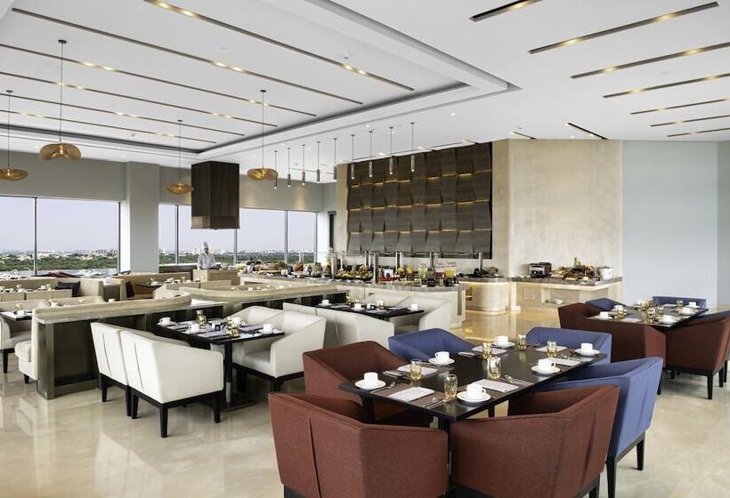 בית מלון כפרי Vivanta Bhubaneswar Dn Square