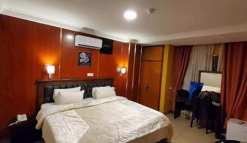 Noubou International Hotel Bonapriso