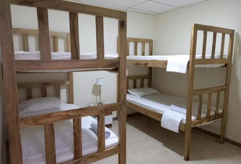 Majatalo Ekolores Hostal   Parque Del Café   313 468 08 41