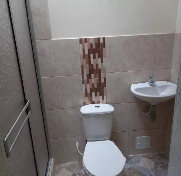 Majatalo Ekolores Hostal   Parque Del Café   313 468 08 41