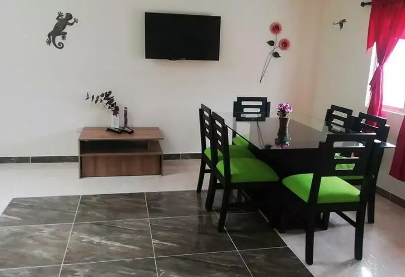 Majatalo Ekolores Hostal   Parque Del Café   313 468 08 41