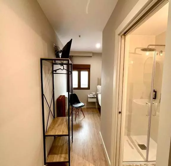 پانسیون Hostal La Canonja