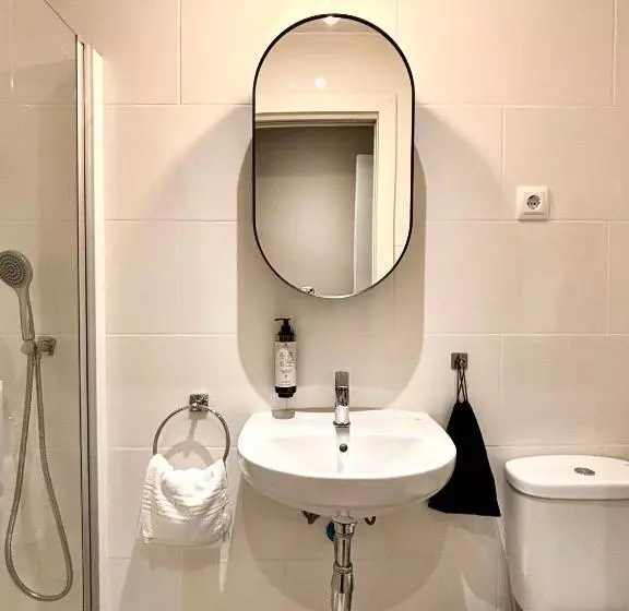 پانسیون Hostal La Canonja