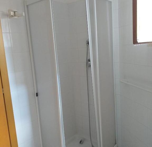 膳宿费 Room In Bb Spacious Triple Room A Stones Throw From The Sea