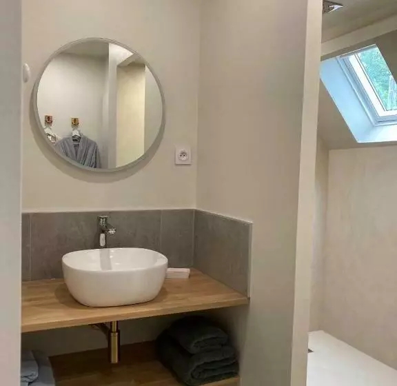 ベッドアンドブレックファースト Chambre Nutrisco De La Maison De Triboulet Table D Hôtes