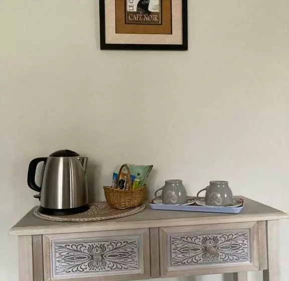 ベッドアンドブレックファースト Chambre Nutrisco De La Maison De Triboulet Table D Hôtes