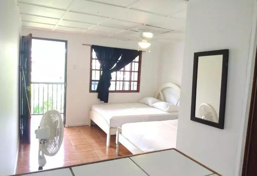 Buena Nota Hostel