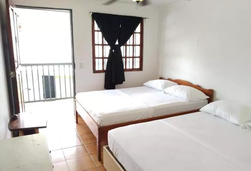 Buena Nota Hostel