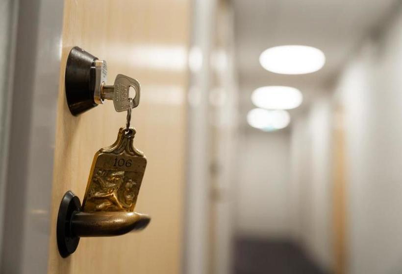 בית מלון כפרי Skara Stay & Go