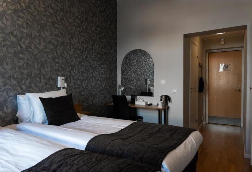 בית מלון כפרי Skara Stay & Go