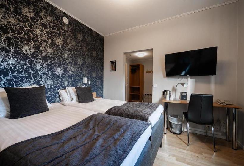 בית מלון כפרי Skara Stay & Go