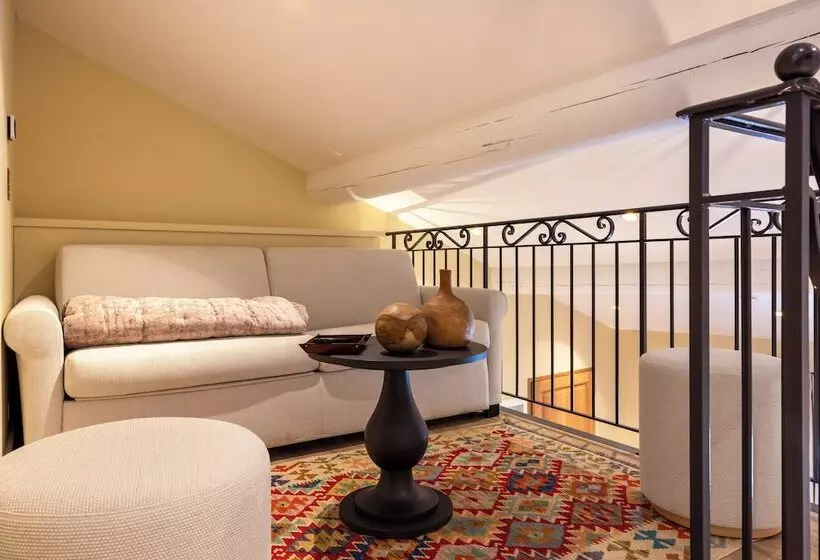 ホテル La Mère Germaine