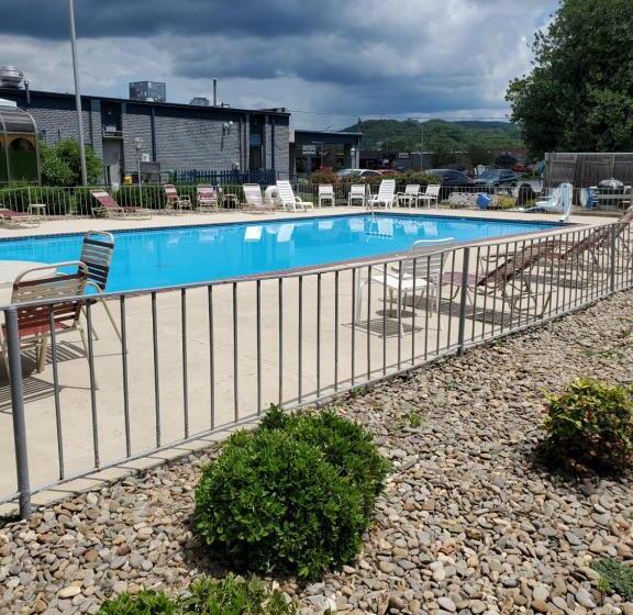 فندق Suburban Studios Middlesboro