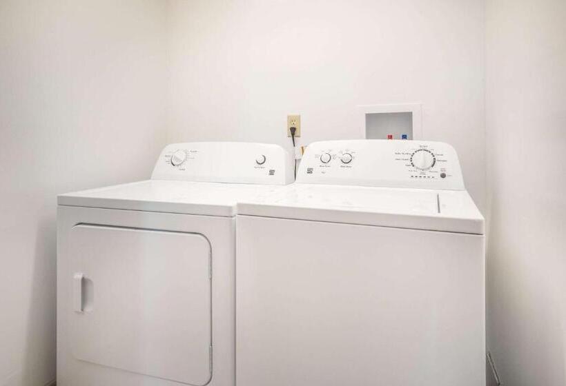 فندق Suburban Studios Middlesboro