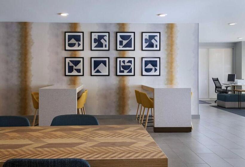 فندق Towneplace Suites By Marriott Brentwood