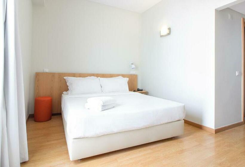 בית מלון כפרי Whe