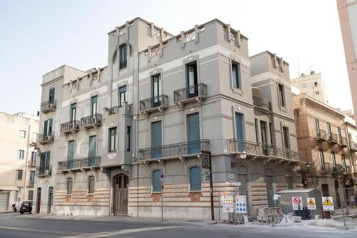 膳宿费 Trapani In Liberty