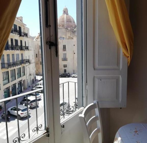 膳宿费 Trapani In Liberty