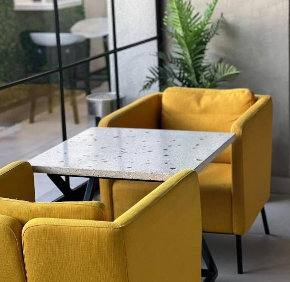 בית מלון כפרי Azard