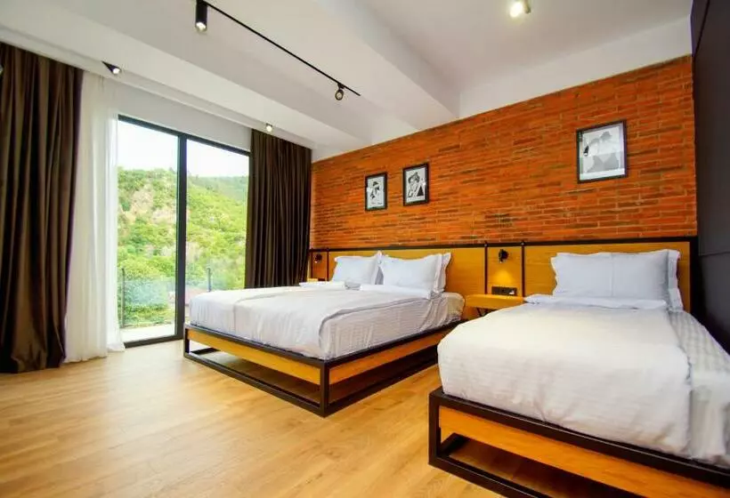 Hotelli Borjomi Bridge