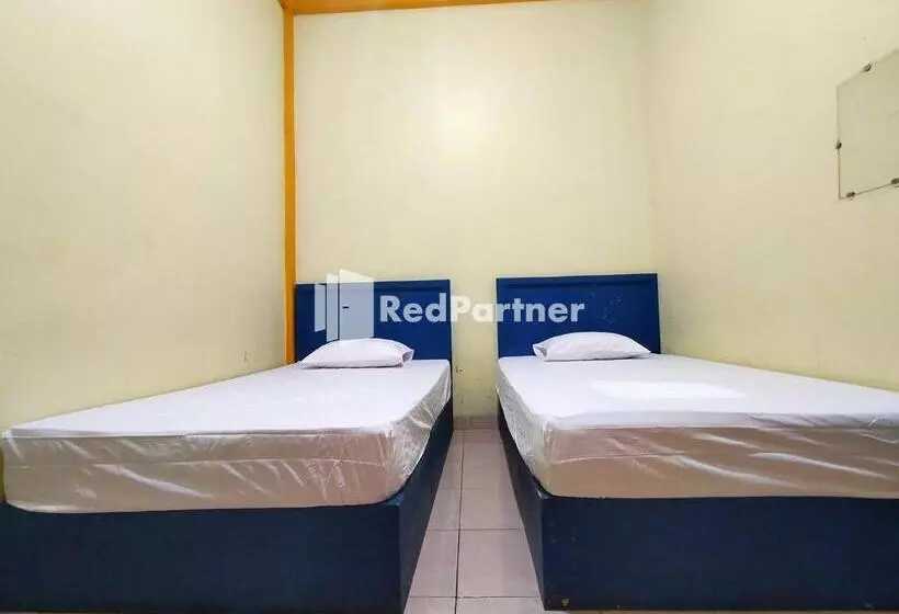 Hotelli Hing Amimah Near Bau Bau Port Redpartner