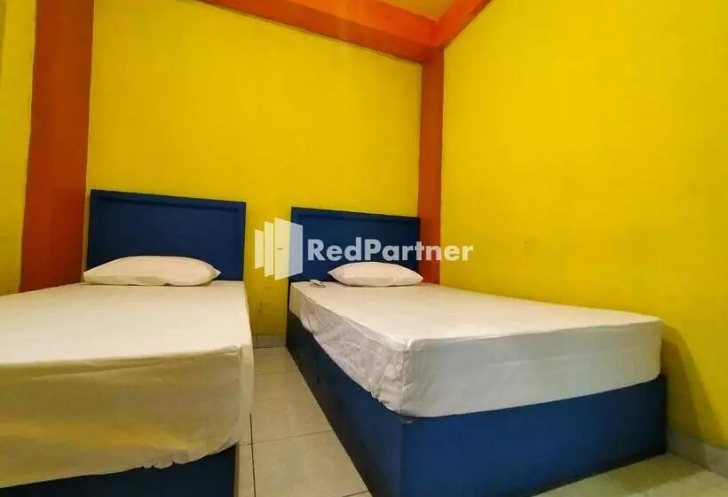 Hotelli Hing Amimah Near Bau Bau Port Redpartner