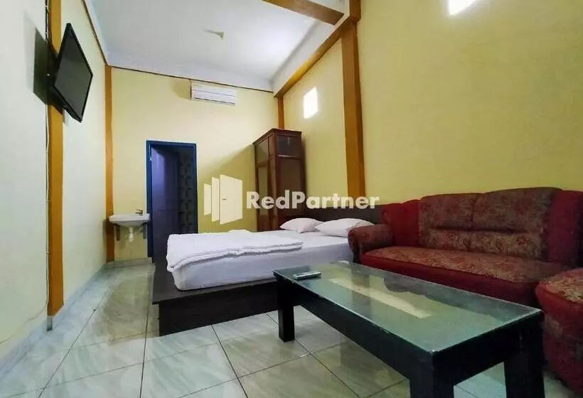 Hotelli Hing Amimah Near Bau Bau Port Redpartner