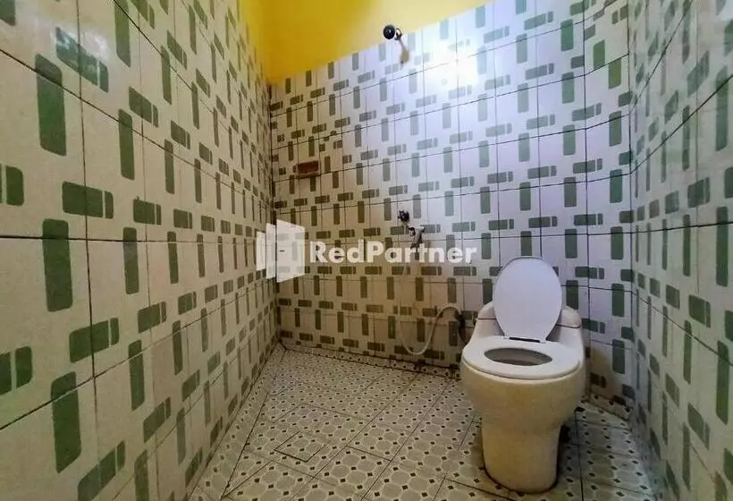 Hotelli Hing Amimah Near Bau Bau Port Redpartner