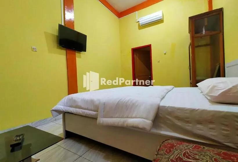 Hotelli Hing Amimah Near Bau Bau Port Redpartner