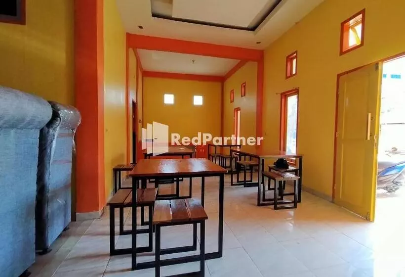 Hotelli Hing Amimah Near Bau Bau Port Redpartner