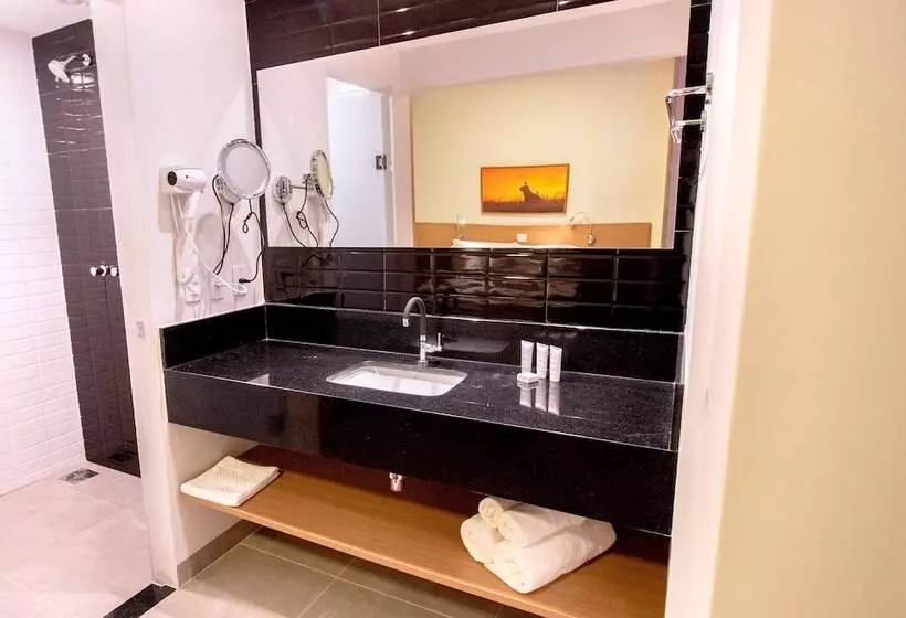 هتل Promenade Bonito All Suites