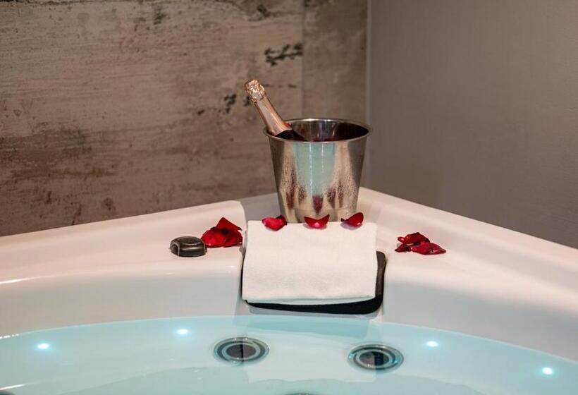 The Catalyst Apartment Hotel By Newmark