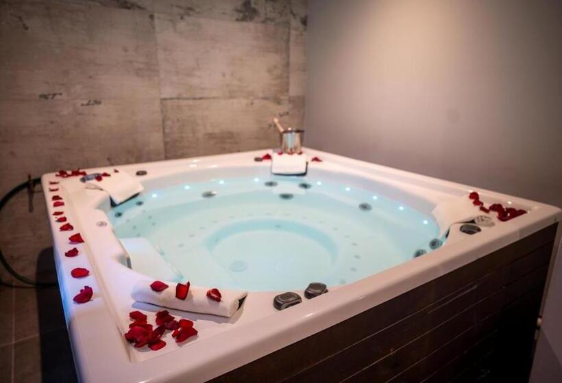 The Catalyst Apartment Hotel By Newmark