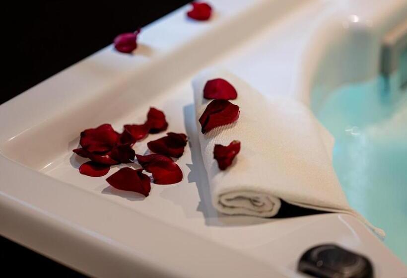 The Catalyst Apartment Hotel By Newmark