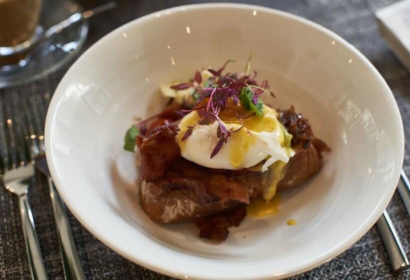 The Catalyst Apartment Hotel By Newmark