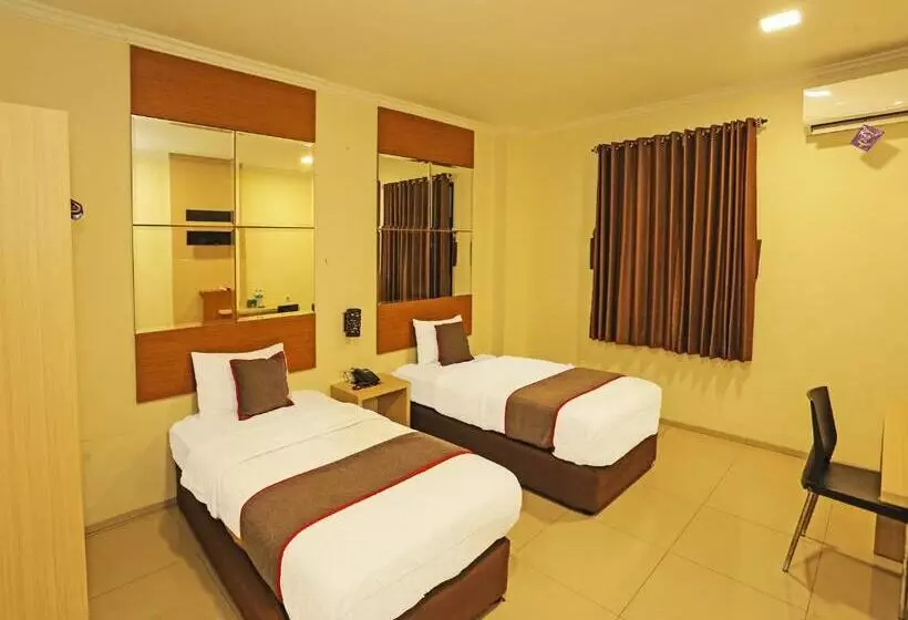 Hotelli Townhouse Oak  Fiducia Serpong