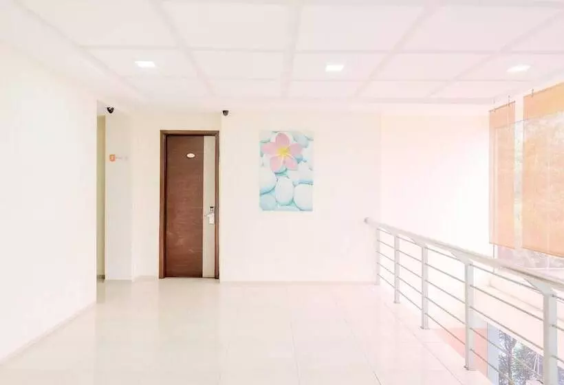 Hotelli Townhouse Oak  Fiducia Serpong