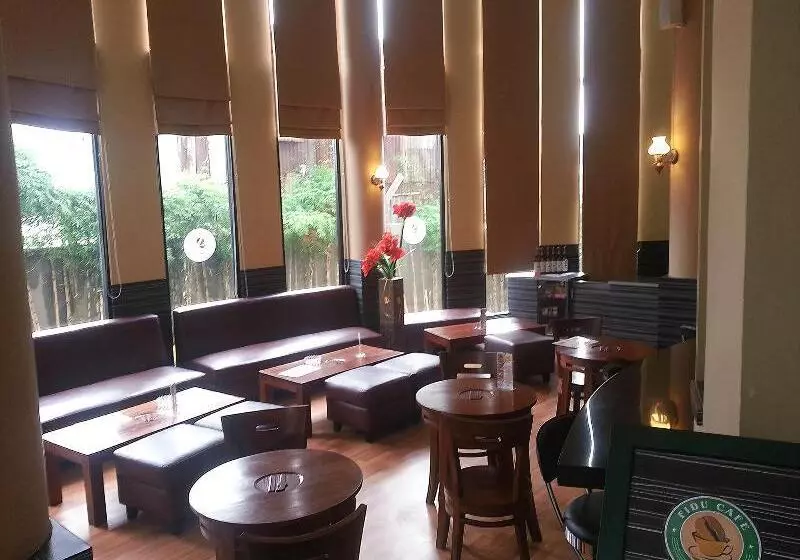 Hotelli Townhouse Oak  Fiducia Serpong