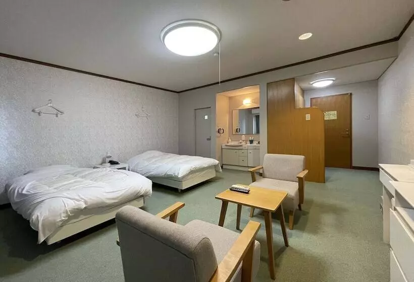 Marina Hotel Kaikuu